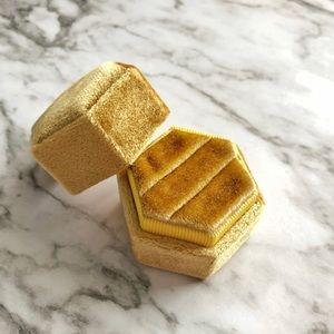 Velvet Hexagon Double Ring Box